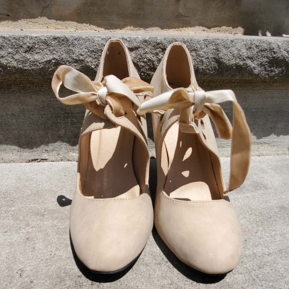Tan heels